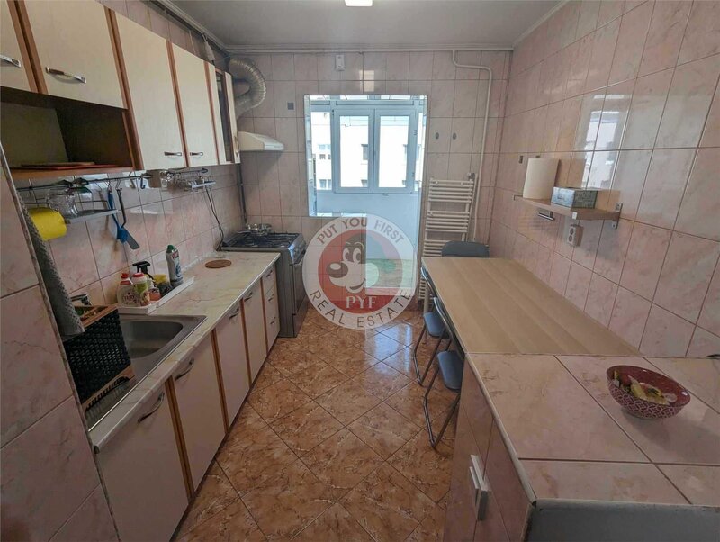 Delfinului | 3 camere | 67mp | Decomandat | B12308