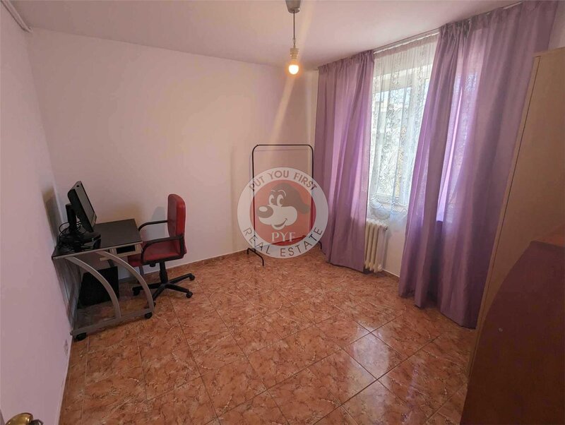 Delfinului | 3 camere | 67mp | Decomandat | B12308