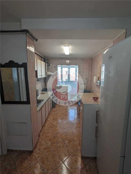 Delfinului | 3 camere | 67mp | Decomandat | B12308